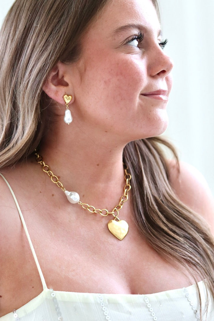 The Heart of Pearl Necklace